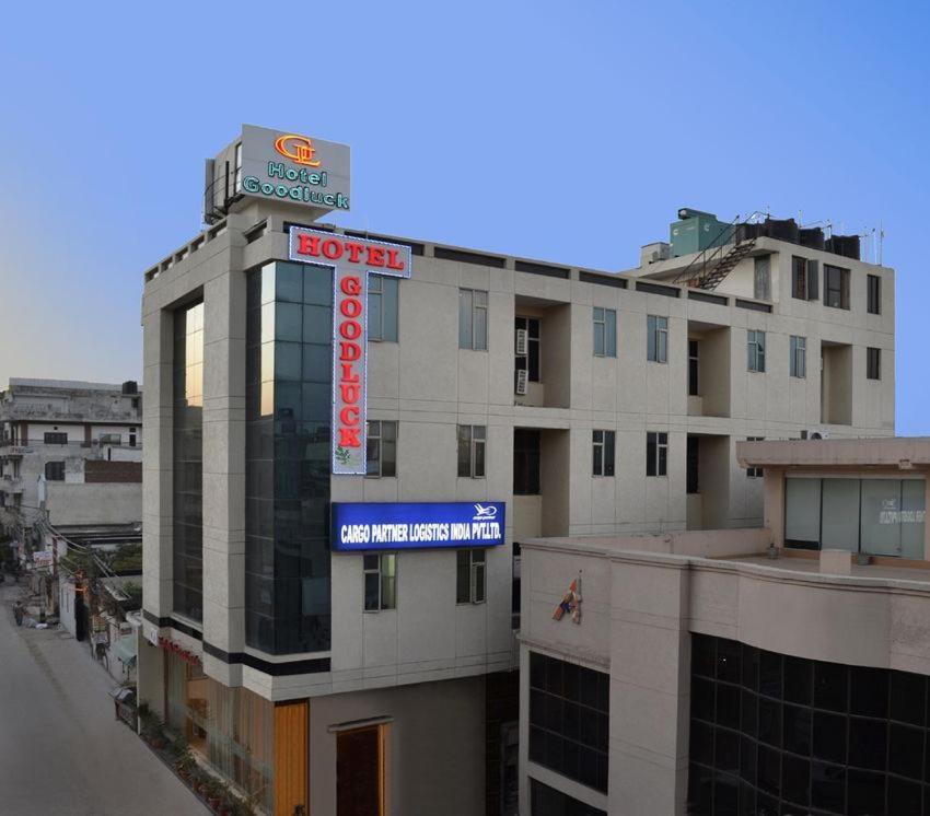 Airport Hotel Goodluck New Delhi Exterior foto